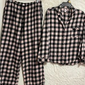Victoria's Secret Pink and Black Pajamas for Cozy Nights